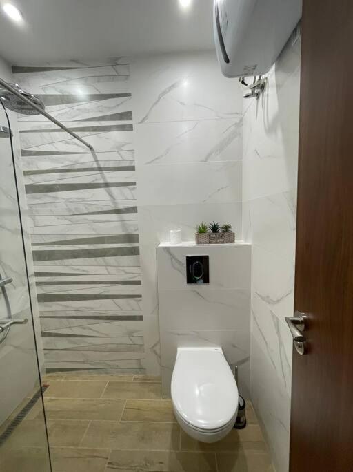 *Hot* Main Square Brand New Luxury Apartment Burgas Exterior photo